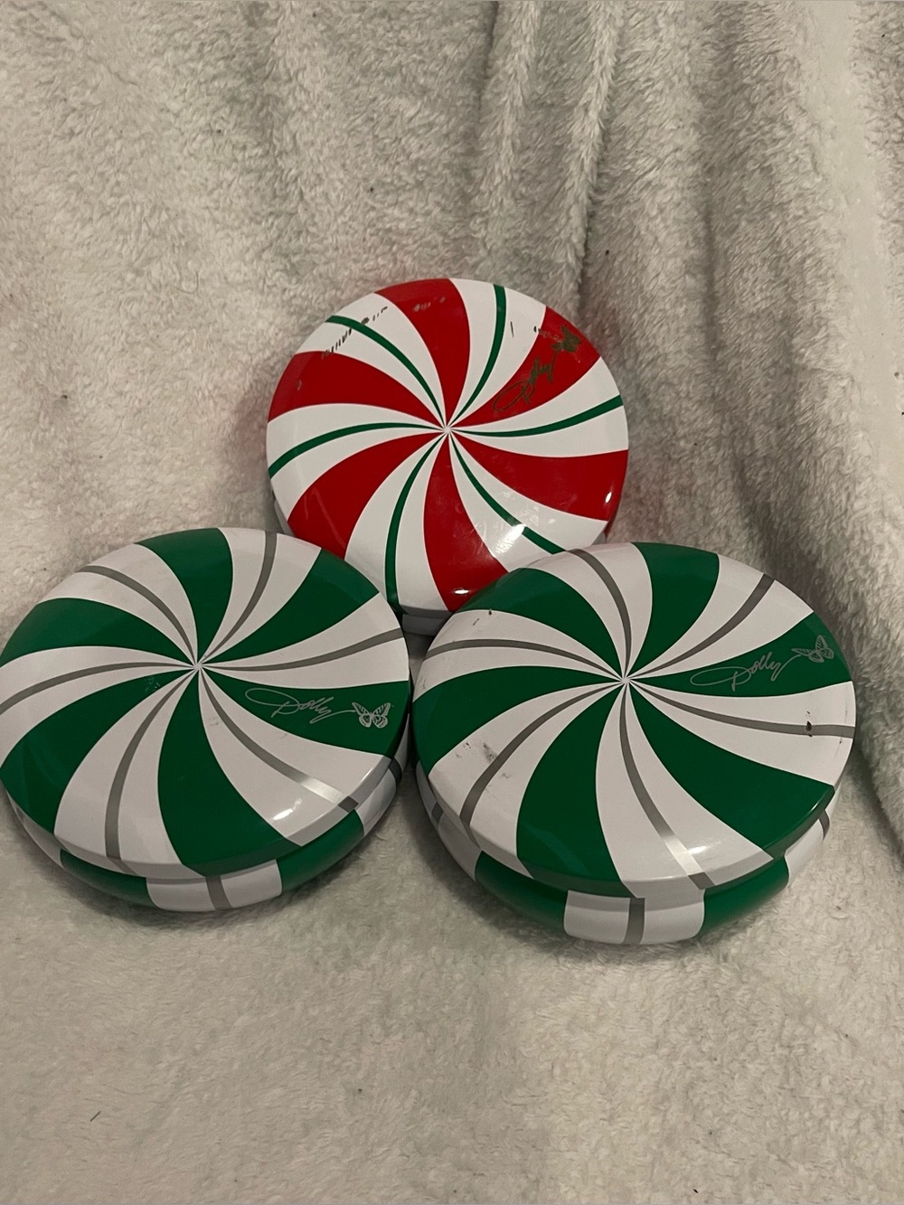 Dolly Holiday Swirl Tin 3 Wick Candle Set